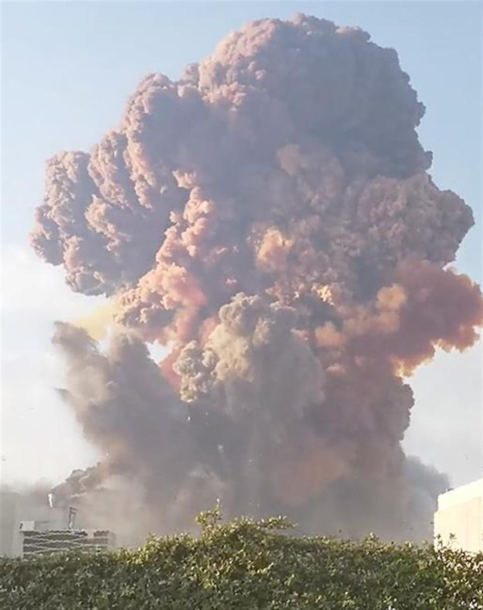 ベイルートで大きな爆発　港湾地区で煙、原因不明