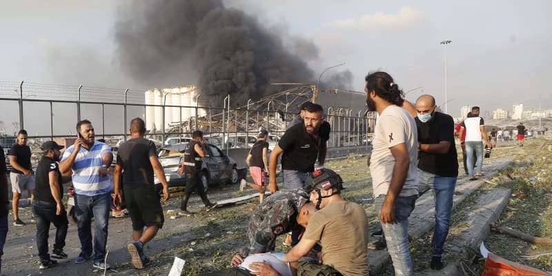 レバノンで爆発、78人死亡　邦人ら3700人負傷