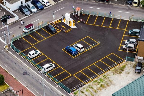 衛星データとAI画像認証を活用！駐車場用スペースの自動検出プログラムを3社が共同開発