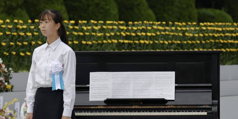 広島の平和式典で被爆ピアノ演奏　高校生が優しい音色