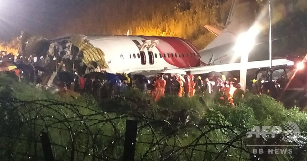インド旅客機が着陸失敗 17人死亡、数十人負傷