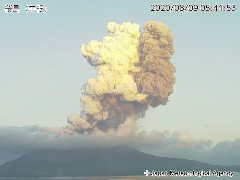 桜島が噴火　噴煙が火口上5000mに上昇　噴煙量は多量
