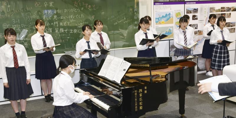 震災「奇跡のピアノ」展示開始　福島・いわき