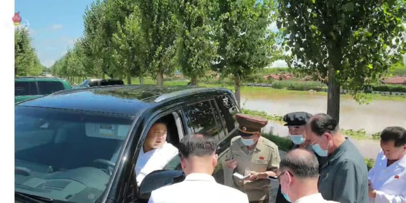 金正恩氏、洪水被災地で自ら運転　北朝鮮メディア報道