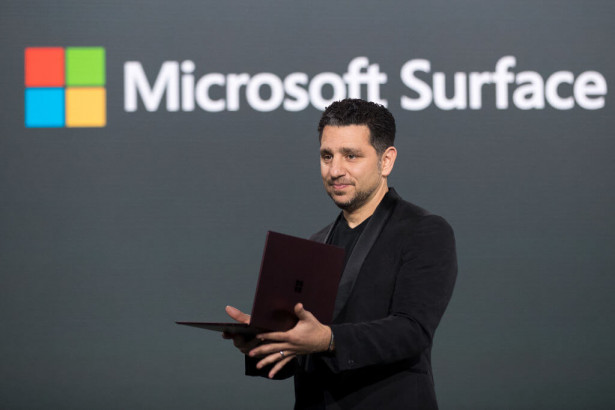 マイクロソフト、2画面端末Surface Duoを数週間以内に発売の見通し
