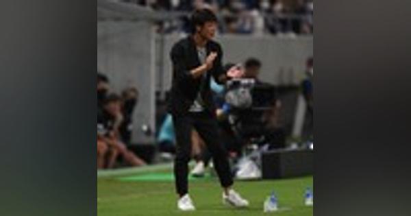 【横浜FC】３バックと４バックを「ポジティブに」併用。下平隆宏監督の狙いは？