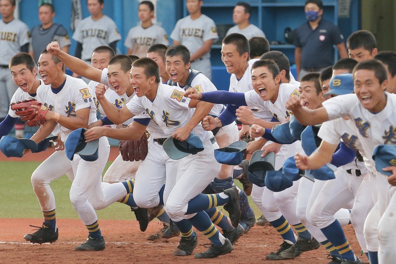 聖光学院、仙台育英を投打で圧倒　高校野球東北大会