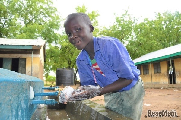 世界の43%の学校、石けんと水で手洗いできずユニセフとWHO共同監査報告
