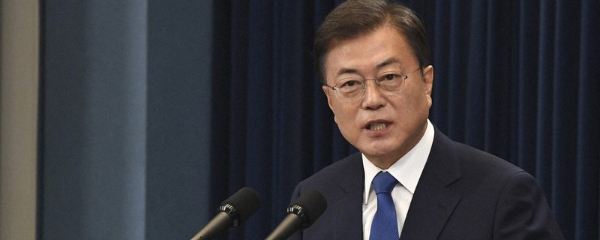 韓国・文在寅大統領、日本に対話呼びかけ　「光復節」で演説