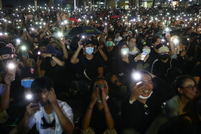 バンコクで2014年以降最大の反政府集会、学生の王室批判に賛同の声も