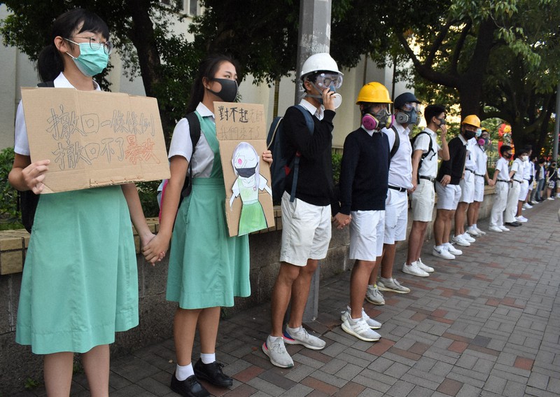 「香港は三権分立」記載を削除　香港教育当局、教科書管理を強める