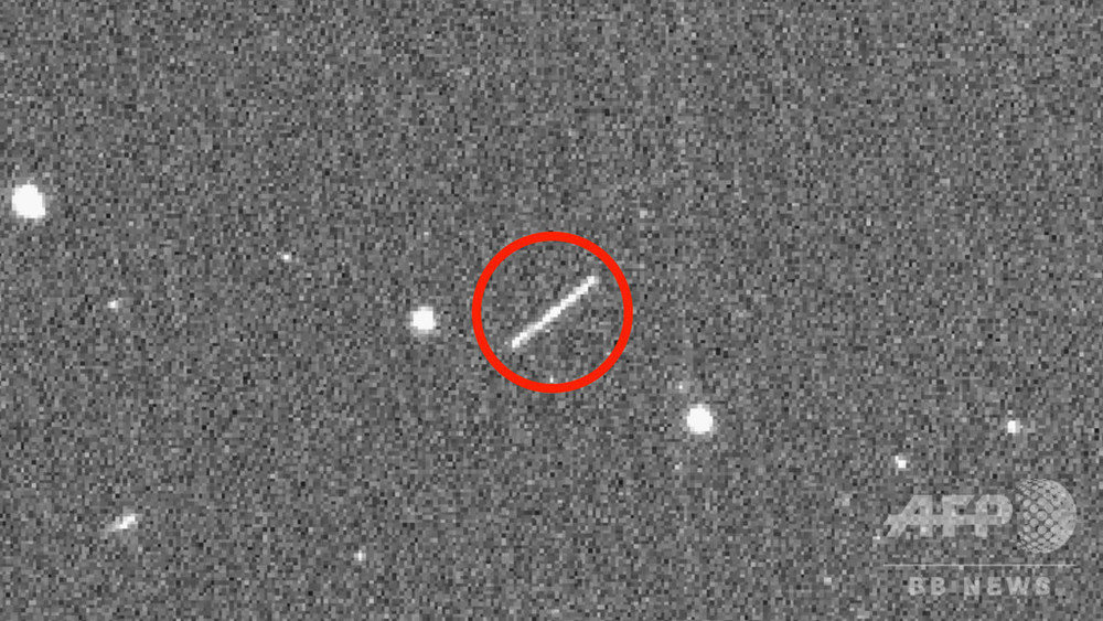小惑星が上空3000キロを通過 観測史上最接近 NASA