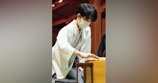 藤井聡太棋聖が王位獲得、最年少二冠