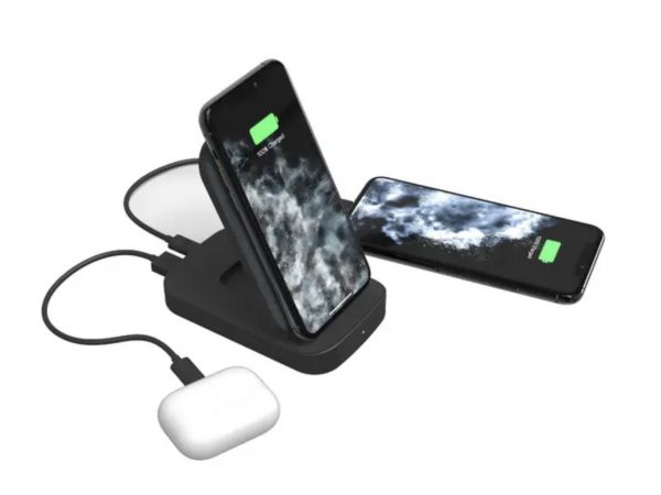 Mophieの最新ワイヤレス充電スタンドはデバイス3台に対応、モバイルバッテリーとしても使える！
