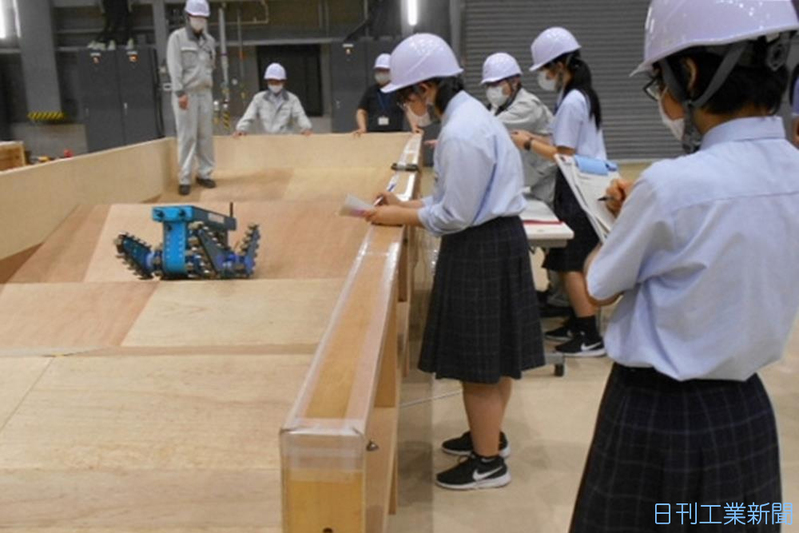 福島の高校生が廃炉事業の最先端技術を学ぶ