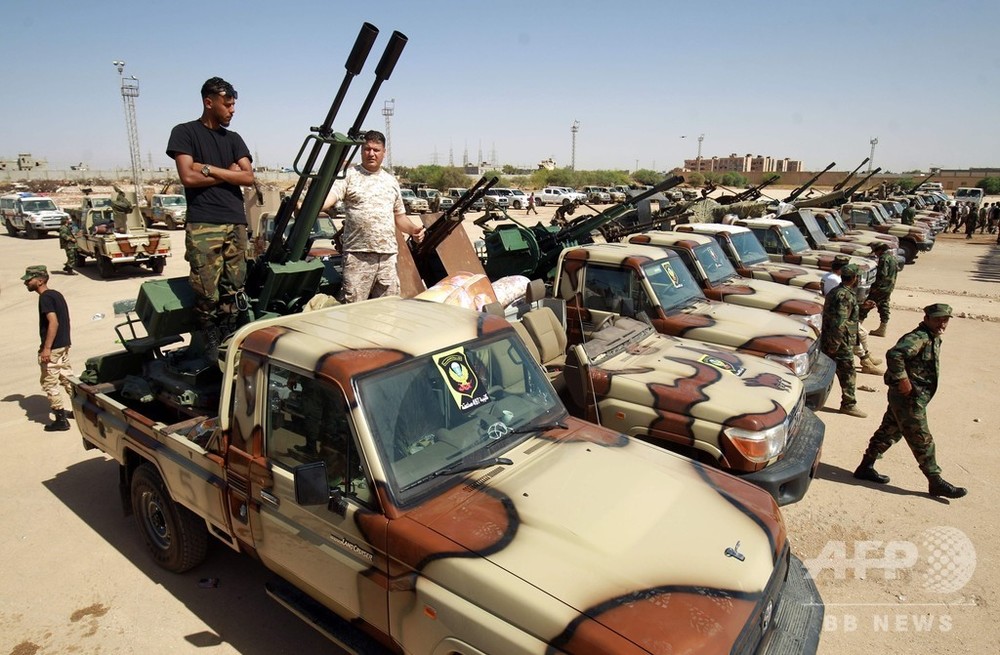 リビア停戦合意、和平への「困難な道」の第一歩