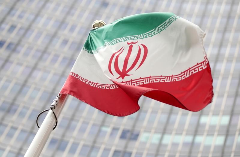 イラン、ＩＡＥＡの核査察に合意　大統領「協力継続の用意」