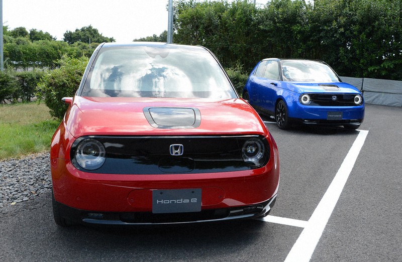 ホンダ、国内で量産型EV「Honda　e」を10月30日に発売　価格は451万円から