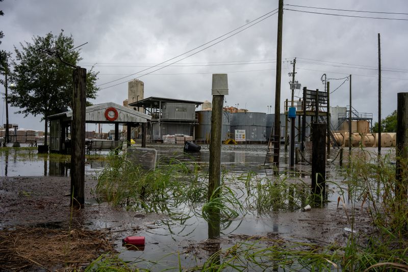 「ローラ」熱帯低気圧に、米ルイジアナ州で建物倒壊　6人死亡