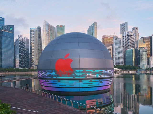 「水上に光る球体」のようなアップルストア、シンガポールに開店へ