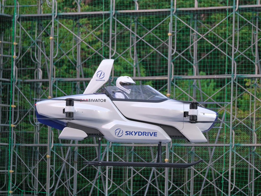 「空飛ぶクルマ」開発のSkyDriveが39億円を調達、世界初披露の有人機「SD-03」を公開飛行試験に成功