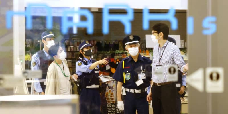 商業施設で女性刺され死亡　自称15歳の少年逮捕、福岡
