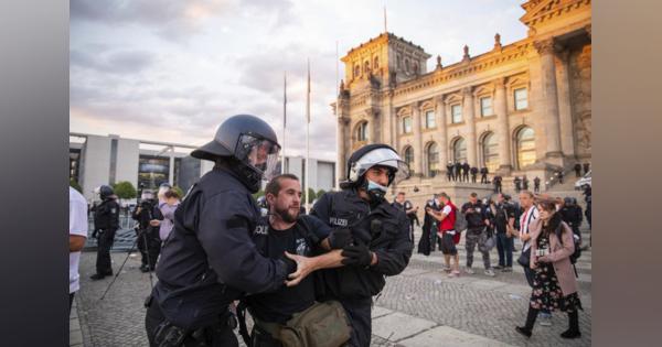 ベルリンで「反マスク」デモ激しさ増す　市は禁止も裁判所が許可