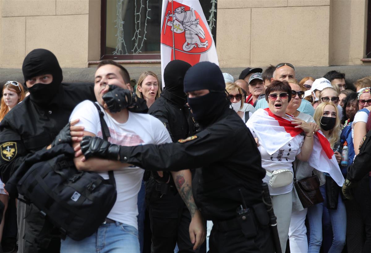 強硬なベラルーシ政権　デモで１７０人以上拘束　露の後ろ盾背景か