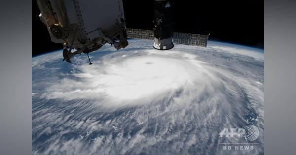 宇宙から見たハリケーン「ローラ」 ISS撮影
