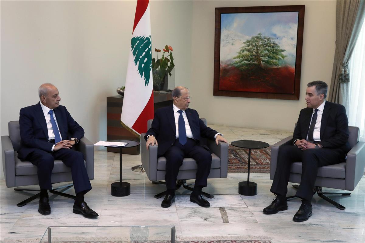 レバノン首相に駐独大使を指名　大規模爆発後の信頼回復急務
