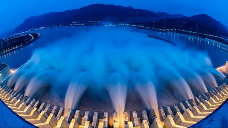 「三峡ダム」報道で見落とされている中国の洪水の経済リスク | 米経済メディアコラムニストが「お金の流れ」に着目