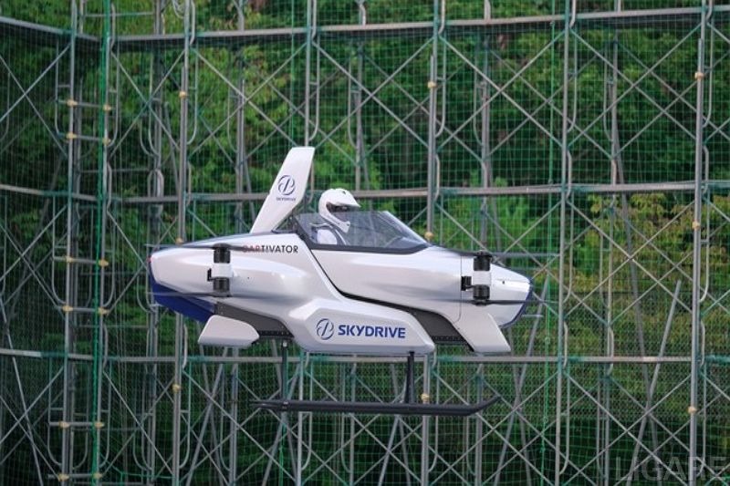 SkyDriveの空飛ぶクルマ、有人試験に成功　2023年の実用化へ