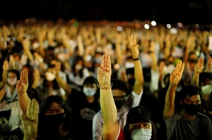 アングル：タイの抗議活動、企業ボイコットも　政府寄り広告に批判 - ロイター