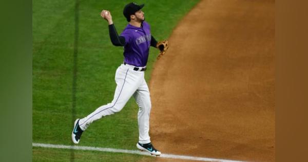 【MLB】名手アレナドの三塁線上“鬼肩スロー”はファン理解不能「人間離れ」「どうやって？」
