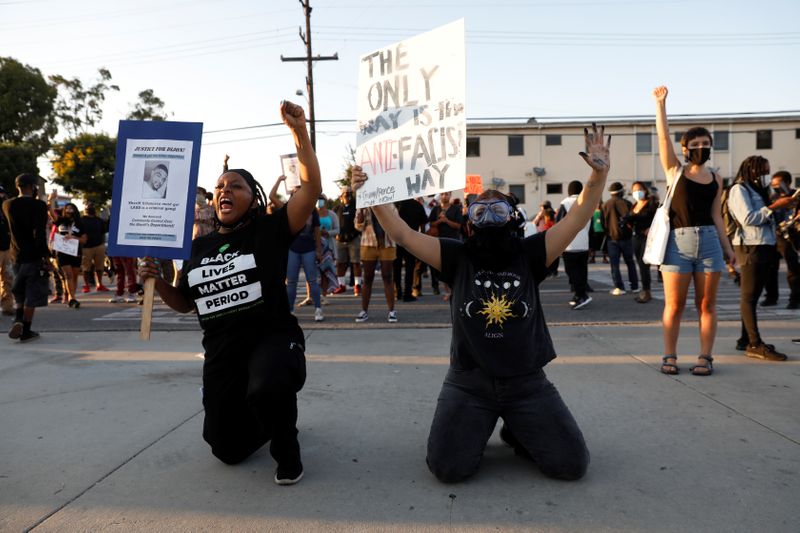 ロサンゼルスで保安官代理が黒人男性射殺、デモ隊は独立調査要求