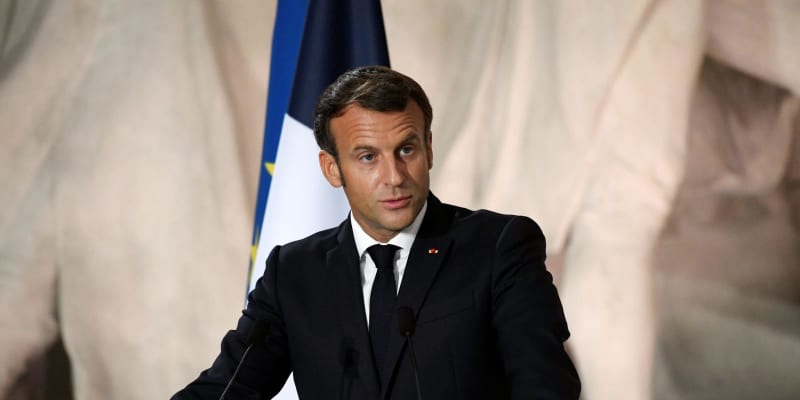 フランスは「風刺の自由守る」　マクロン大統領、理念主張