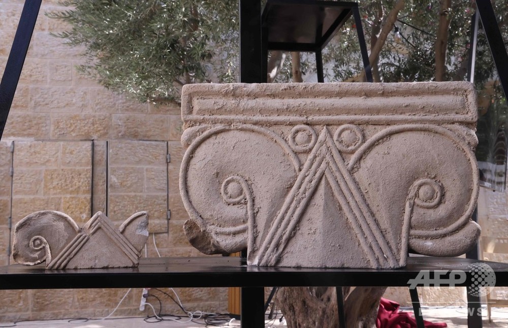 古代ユダ王国の柱頭か 2700年前の彫刻公開 エルサレムで発見