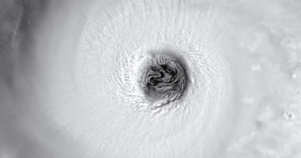 台風10号の目くっきり　衛星画像を公開