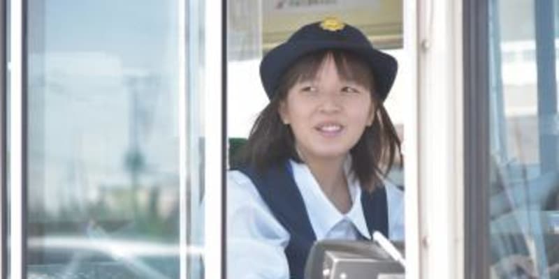 茨城交通初の女性養成員　バス運転士デビュー　父に背中押され、入社3年　塙智佳さん