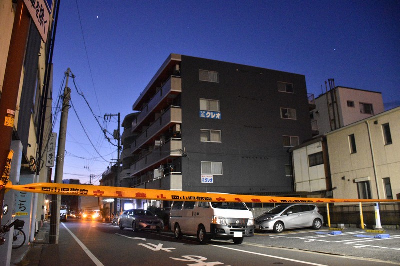 岡山のマンションで55歳男性刺殺　向かいの部屋の50歳を殺人未遂容疑で逮捕