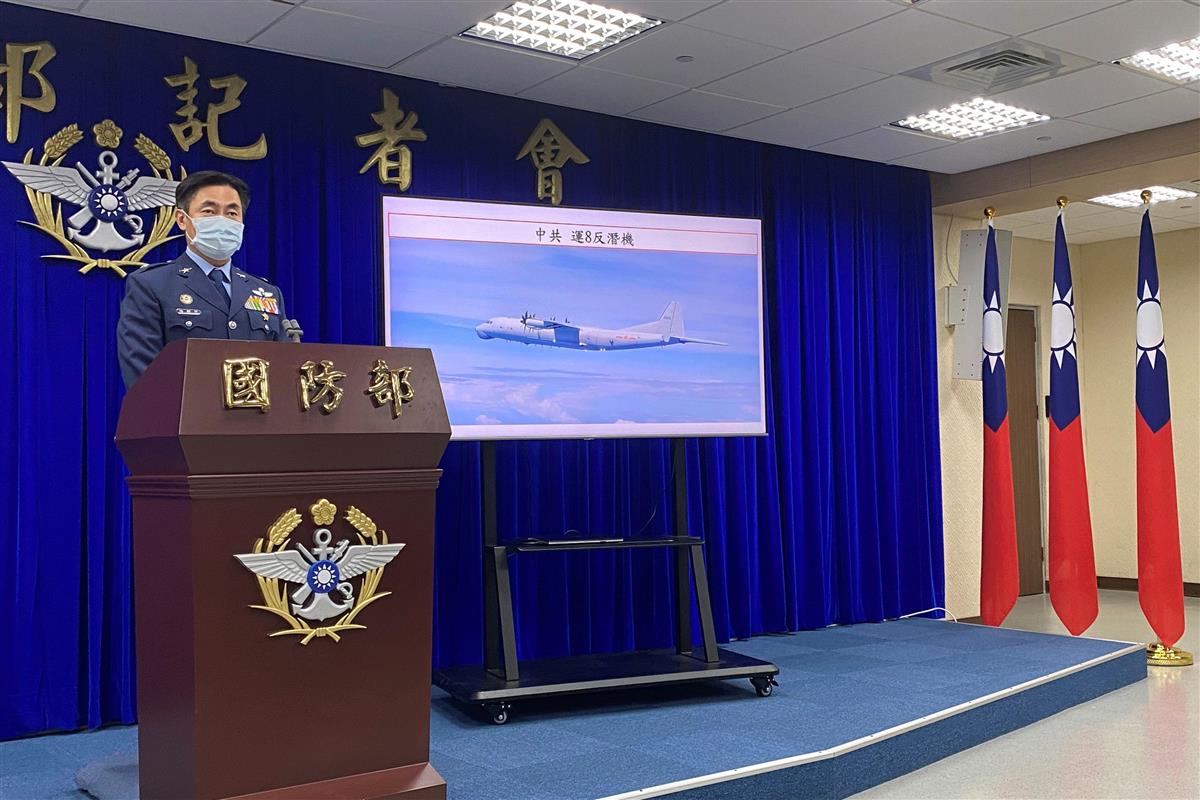 台湾防空圏に中国軍機が多数侵入　異例の延べ４０機以上か