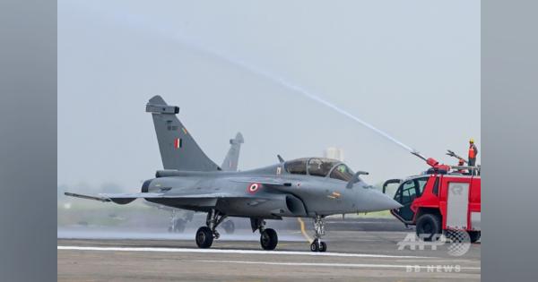 インドで仏ラファール戦闘機が就役、敵対国への「強いメッセージ」
