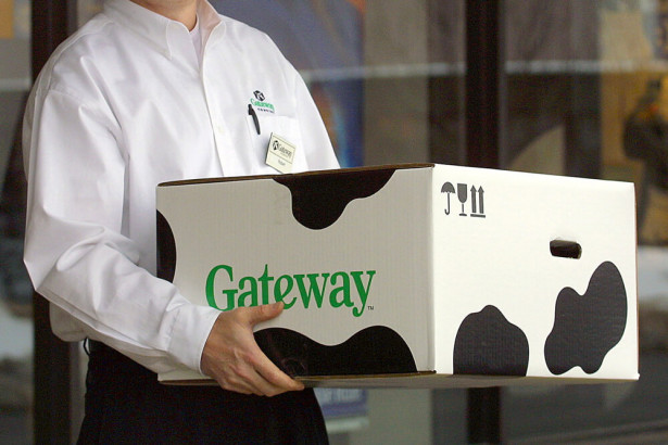 懐かしの「牛柄PC」が復活、ゲートウェイの新製品が米国で発売