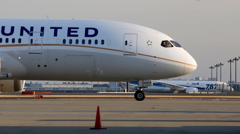 米ユナイテッド航空、成田の客室乗務員拠点閉鎖へ　270人に影響
