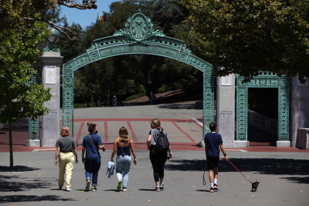 カリフォルニア大学入試で「ペーパーテスト」廃止へ　揺れるアメリカの受験制度