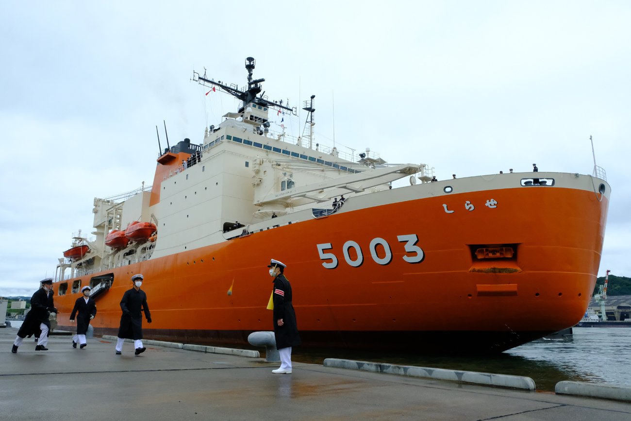 南極観測船「しらせ」10年ぶり「里帰り」　海自所属、京都・舞鶴に寄港