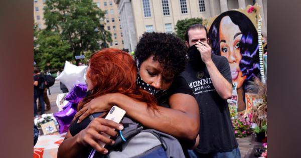 米ケンタッキー州デモで警官2人が撃たれ負傷、黒人女性射殺事件巡り