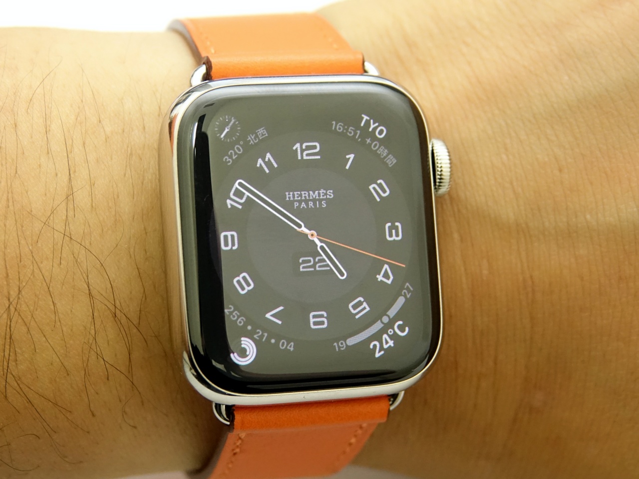 Apple Watch Series 6でHermèsをリピート　常時表示や文字盤共有にも特別感（石野純也）