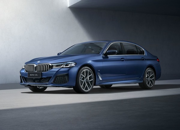 BMW 5シリーズ 改良新型にロング、PHVの燃費は66.6km/リットル北京モーターショー2020で発表へ