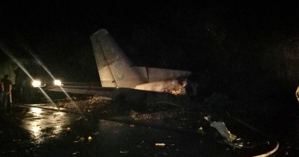 ウクライナで軍輸送機墜落　軍学生ら22人死亡　着陸失敗か